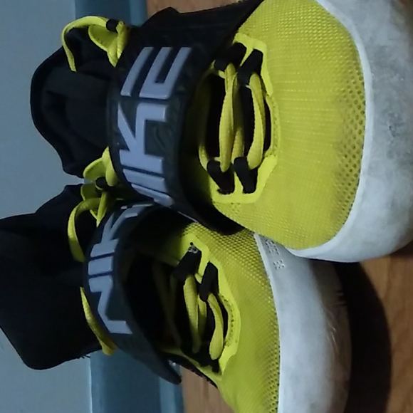 Shoes - Picture 2 of 2